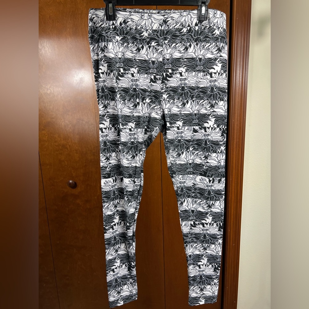 LuLaRoe Disney 101 Dalmatians Leggings TC